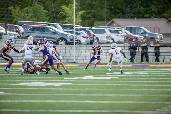 AUvIUPFootball0924AWB_3726
