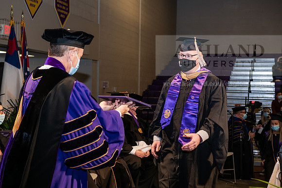 083MasterBusinessWiGrad1221ALW_6740