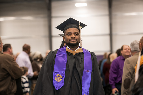 028WIGradProcessional1222ALW_0083