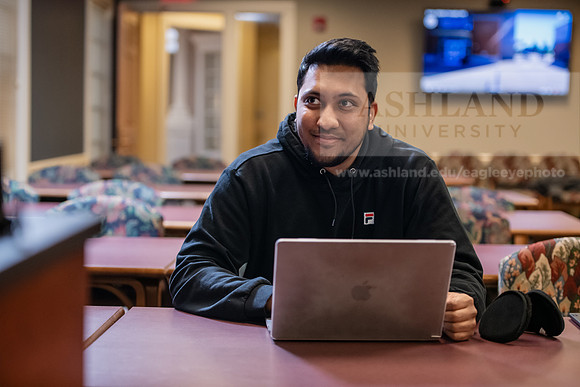 MBADigitalMarketing0324AWB_8377