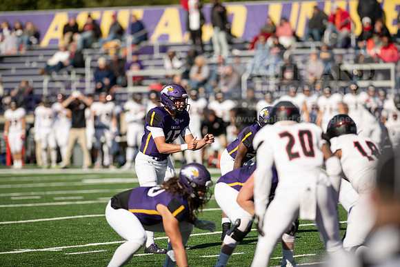 AUvDavenportFootball1019ALW_7356