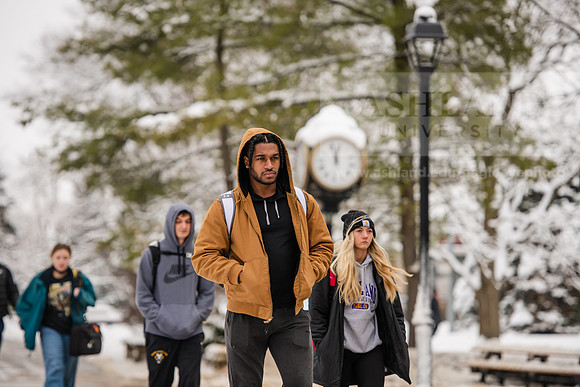 WinterCampusLife0123ALW_4252