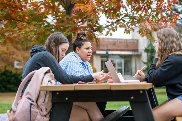 FallCampusLife1022ALW_1323