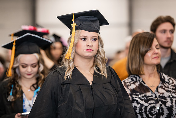 154WIGradProcessional1222ALW_0197
