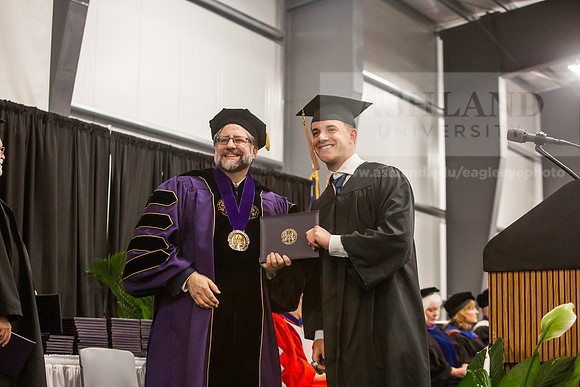 001SpGradBachelorSciBusAdmin0525JH6Q8B9344