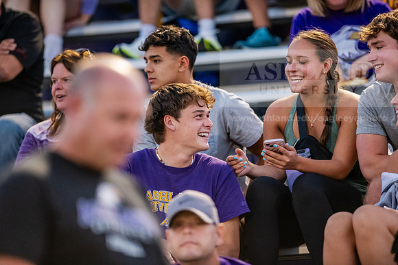 AUvIUPFootball0924AWB_3875