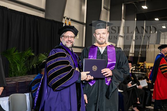 044SpGradMasterBusinessAdmin0525AWB_3086