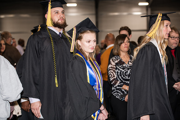 070WIGradProcessional1222ALW_0131