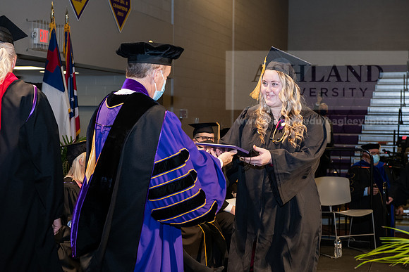 088BachelorNursingWiGrad1221ALW_7138