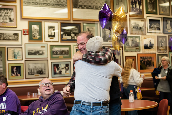 065HomecomingAlumniParty1019ALW_7558