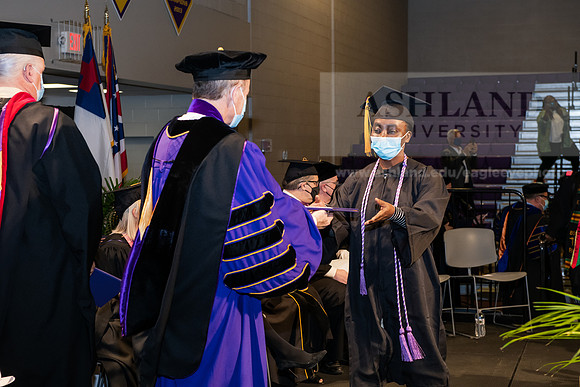 053BachelorNursingWiGrad1221ALW_7112