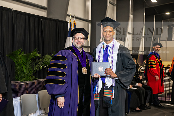 052SPGradBachelorScienceBusinessAdmin0525AWB_4218