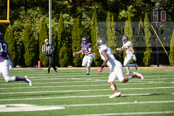 AUvDavenportFootball1019ALW_7278
