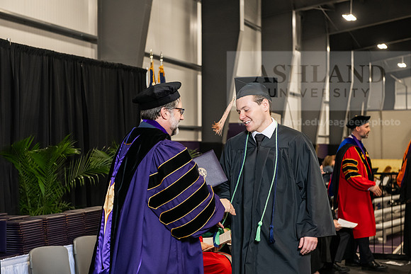 037SPGradBachelorScienceBusinessAdmin0525AWB_4206
