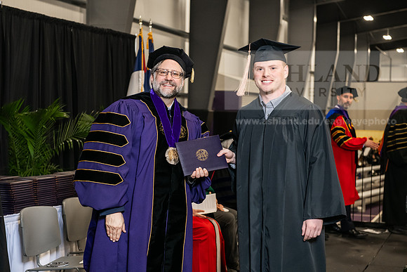 044SPGradBachelorScienceBusinessAdmin0525AWB_4212