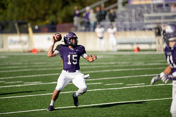 AUvDavenportFootball1019ALW_7363