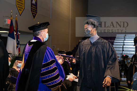 071BachelorBusinessWiGrad1221ALW_7009