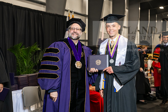 160SPGradBachelorScienceBusinessAdmin0525AWB_4309