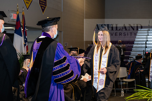 065BachelorNursingWiGrad1221ALW_7122