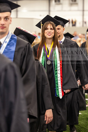 333SpGradProcessional0524CCP10287