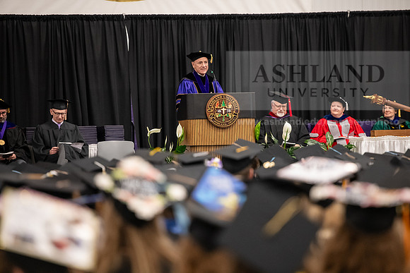 023SPGradCeremony0524AWB_8805