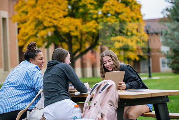 FallCampusLife1022ALW_1339