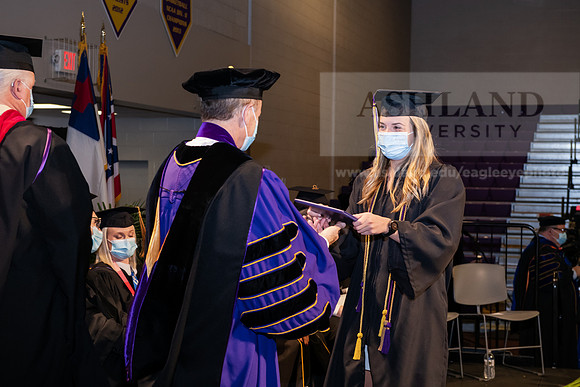 039BachelorBusinessWiGrad1221ALW_6987