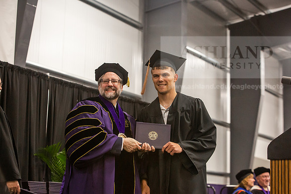 032SpGradBachelorArts0525JH6Q8B8874