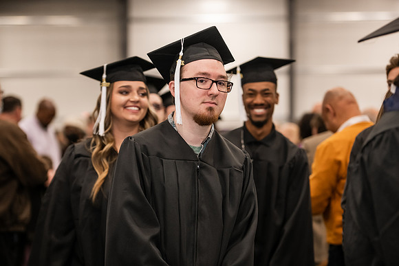 052WIGradProcessional1222ALW_0115