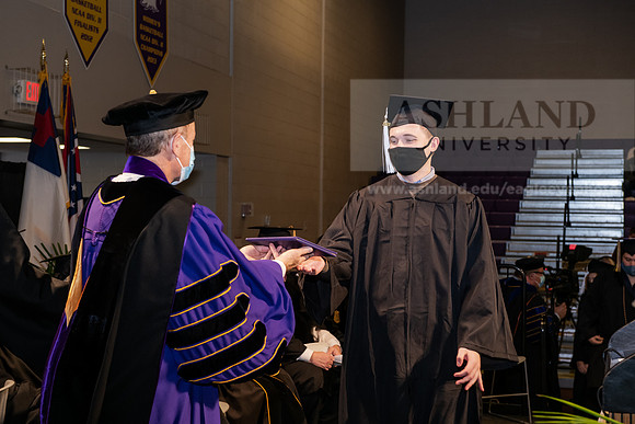 013BachelorArtsWiGrad1221ALW_6841