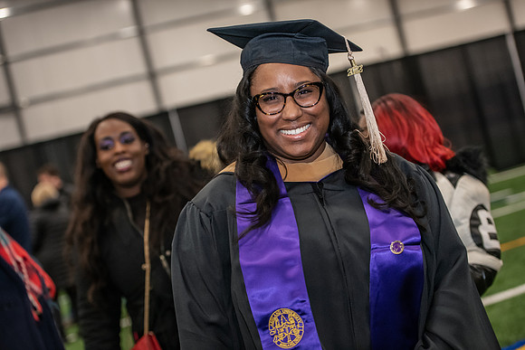 021WIGradPostCeremony1222ALW_1241