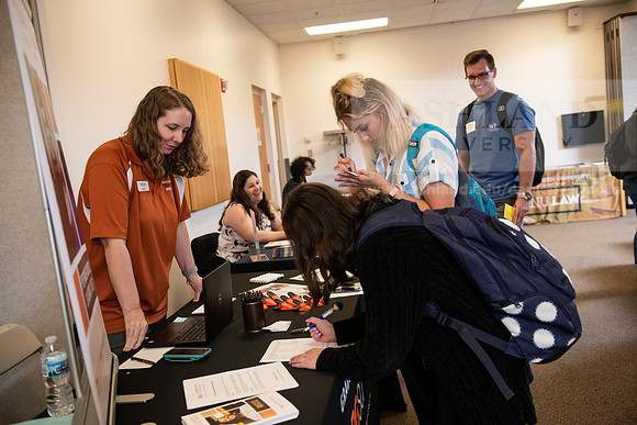 CareerGradFair0919ALW_7580