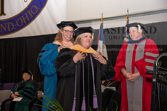007SpGradDoctorNursing0524TR_DSC_5099