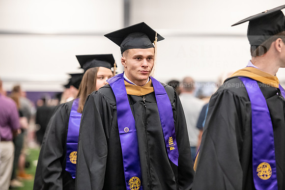 098SpGradProcessional0524AWB_8535