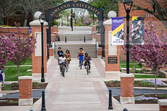 115SpringCampusLife0425AWB_0095