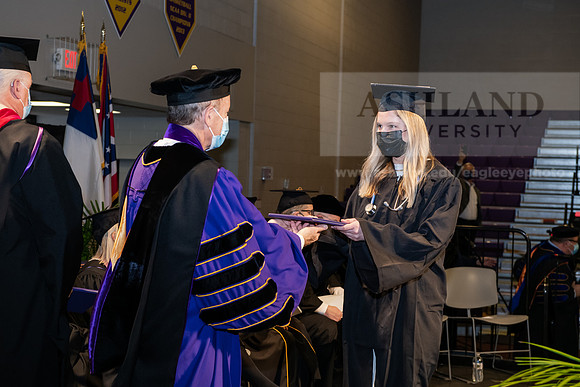 086BachelorNursingWiGrad1221ALW_7137