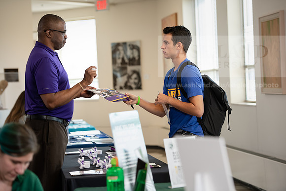 CareerGradFair0919ALW_7649