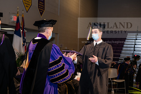 041BachelorArtsWiGrad1221ALW_6861
