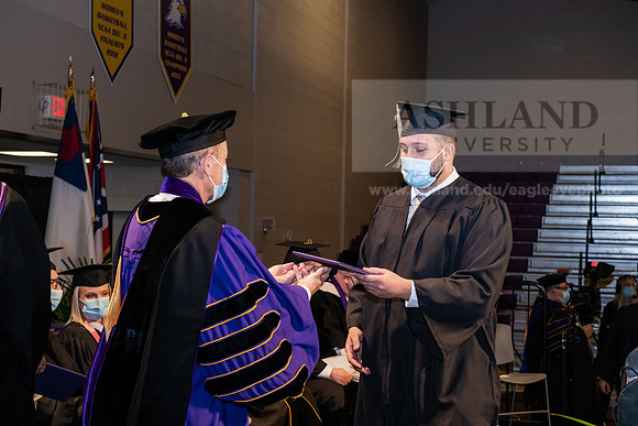 048BachelorBusinessWiGrad1221ALW_6993