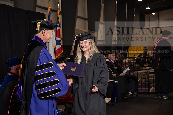 027SpGradBachelorScienceBusiness0524TR_DSC_5371