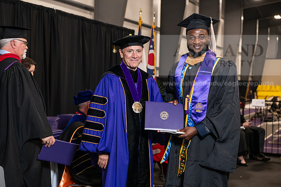 010SpGradMasterBusiness0524AWB_9213