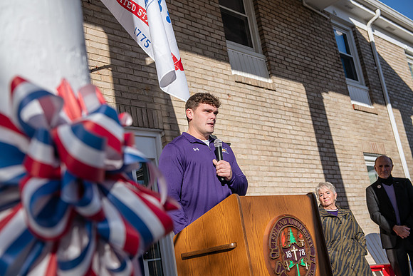 HomecomingUSAHouseRibbonCeremony1023AWB_6254