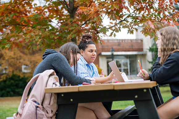 FallCampusLife1022ALW_1320