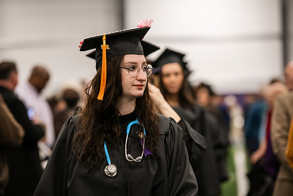 155WIGradProcessional1222ALW_0198