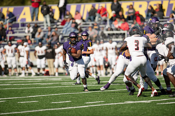 AUvDavenportFootball1019ALW_7343