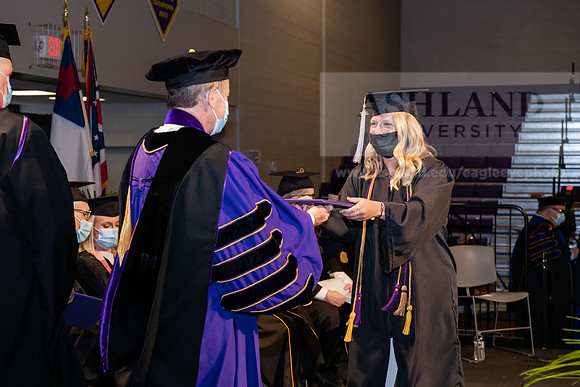 041BachelorBusinessWiGrad1221ALW_6988