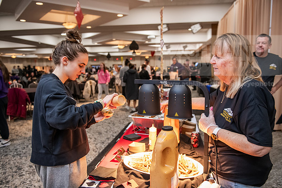 DiningServicesFoodShow0225AWB_6670
