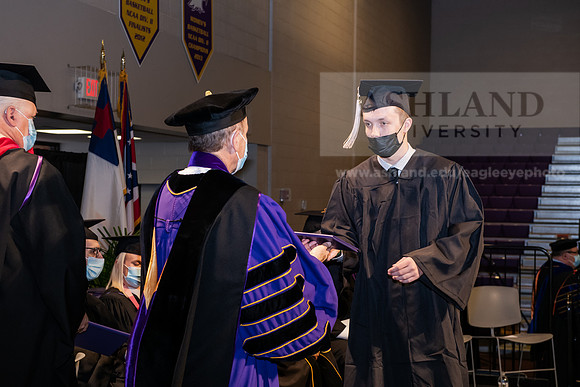 061BachelorBusinessWiGrad1221ALW_7002