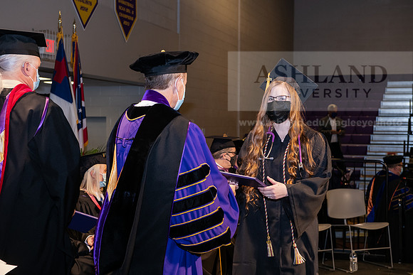 026BachelorNursingWiGrad1221ALW_7094