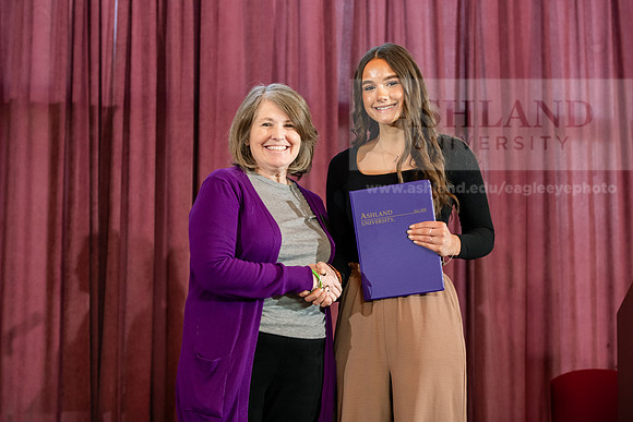 016Suhr_Brenna1224AWB_4437